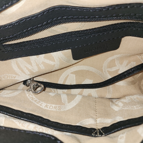 Michael Kors Hamilton Satchel With Padlock And Key Charm In Black Leather - Picture 14 of 15